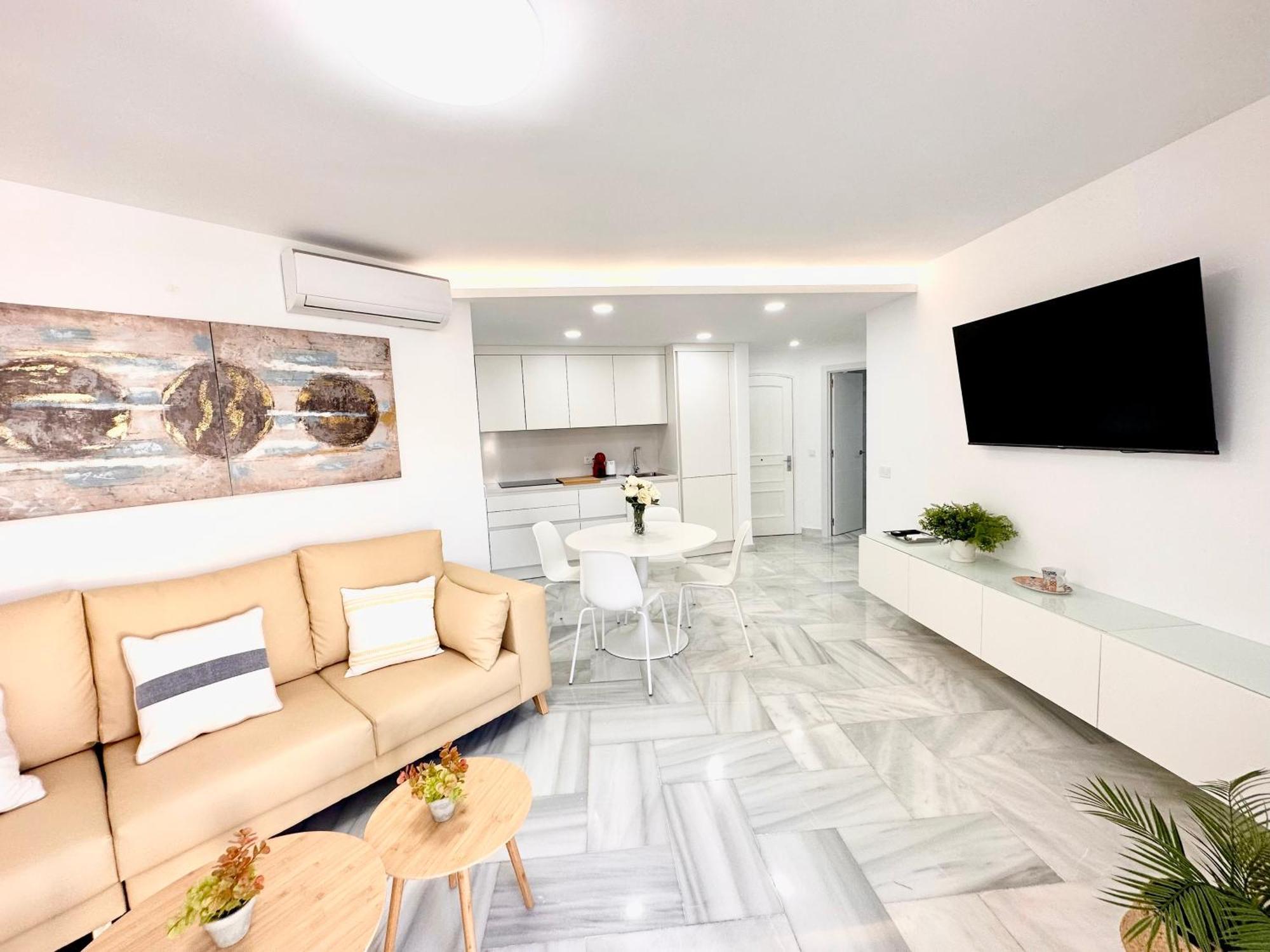 Apartamento, Paradise Sun Beach In Marina Беналмадена Екстериор снимка